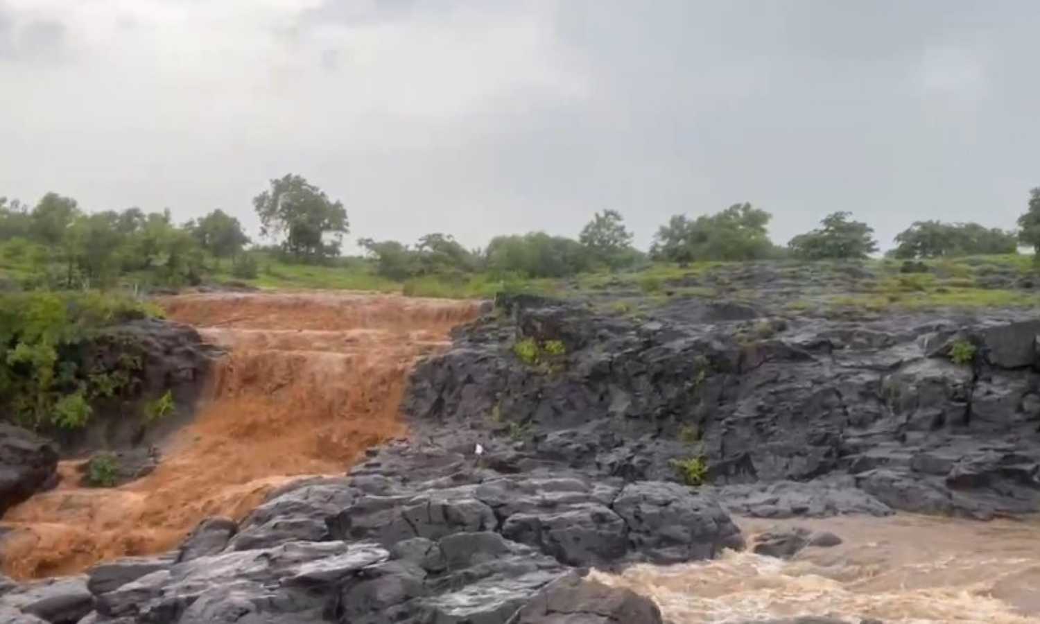Jadi Malkapur Waterfall