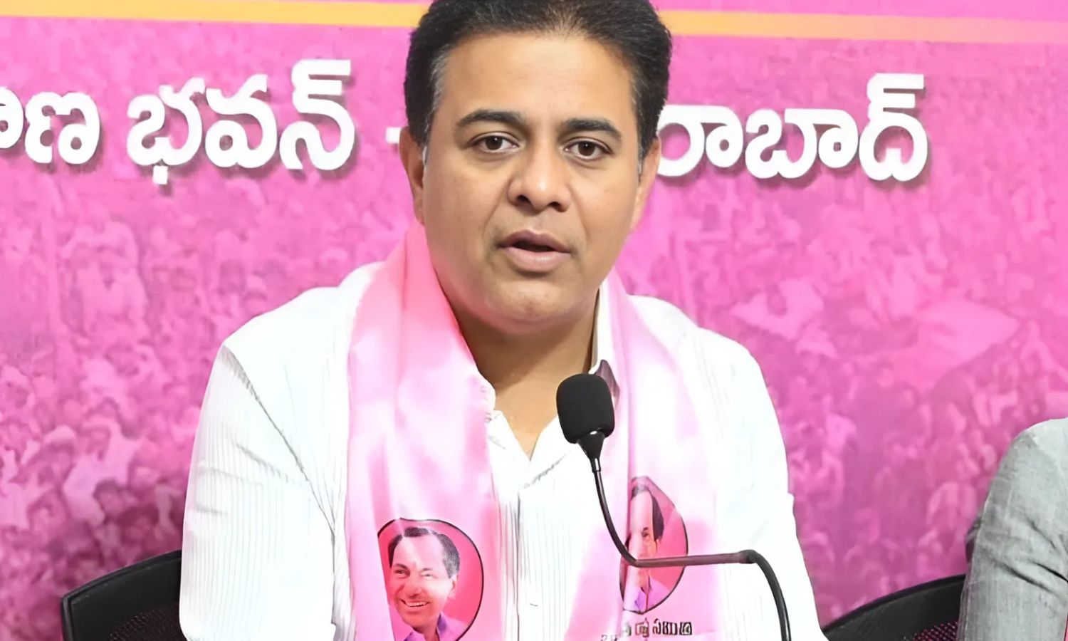 KTR mocks Rahul