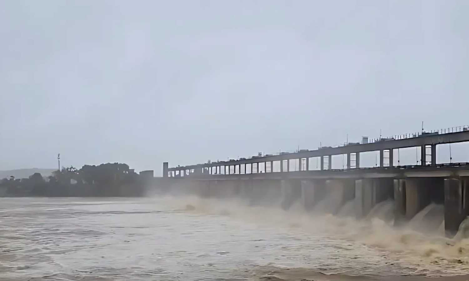 Taliperu floodgates